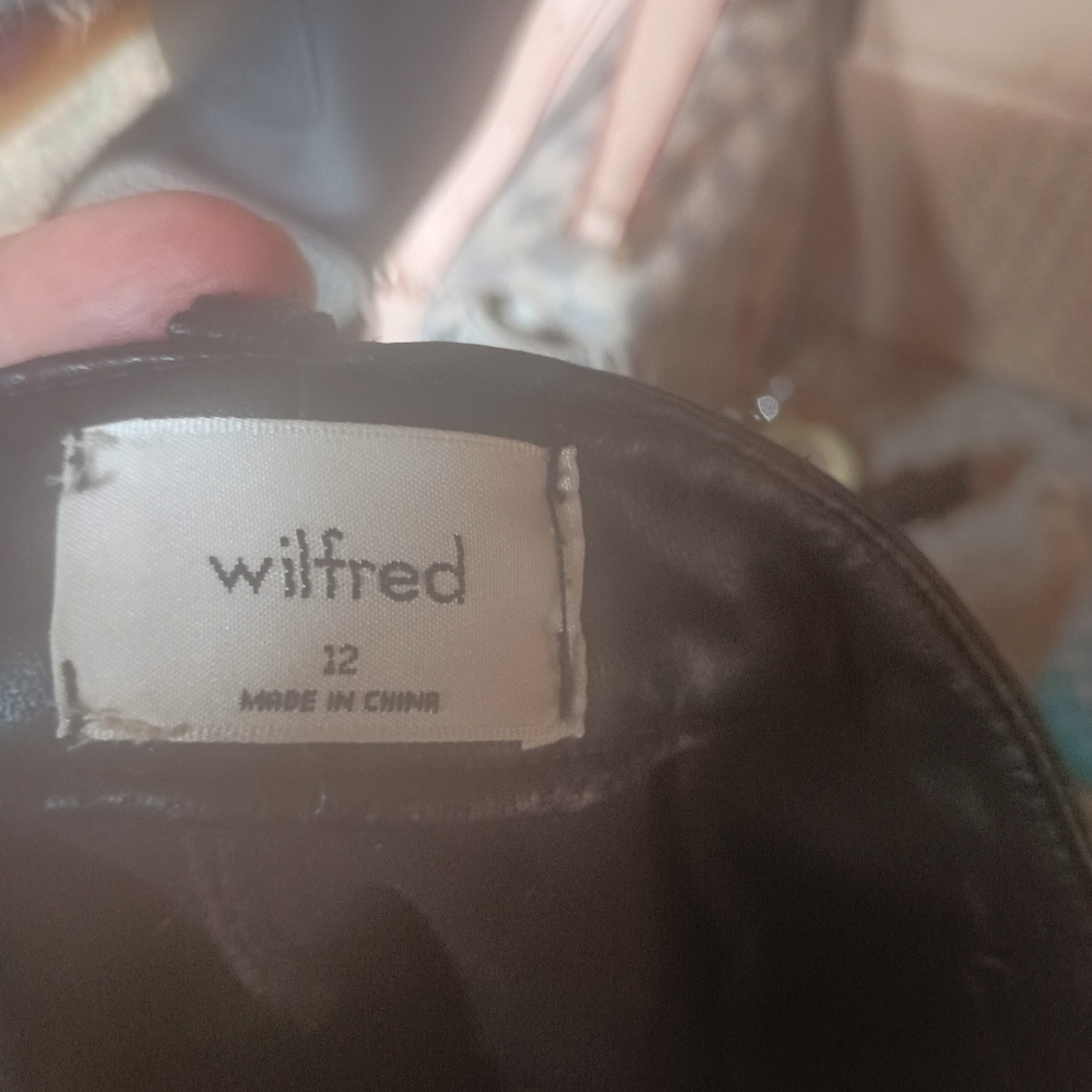 WILFRED LADIES WOMENS 12 BLACK LEATHER LIKE PANTS PARTY EXC SHAPE $120 SPRING - Picture 5 of 5